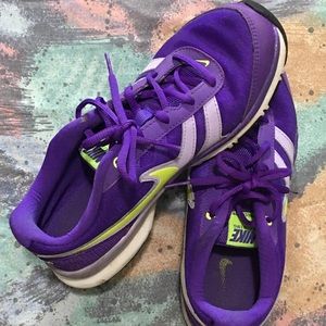 Nike training total core TR2 neon purple running💜